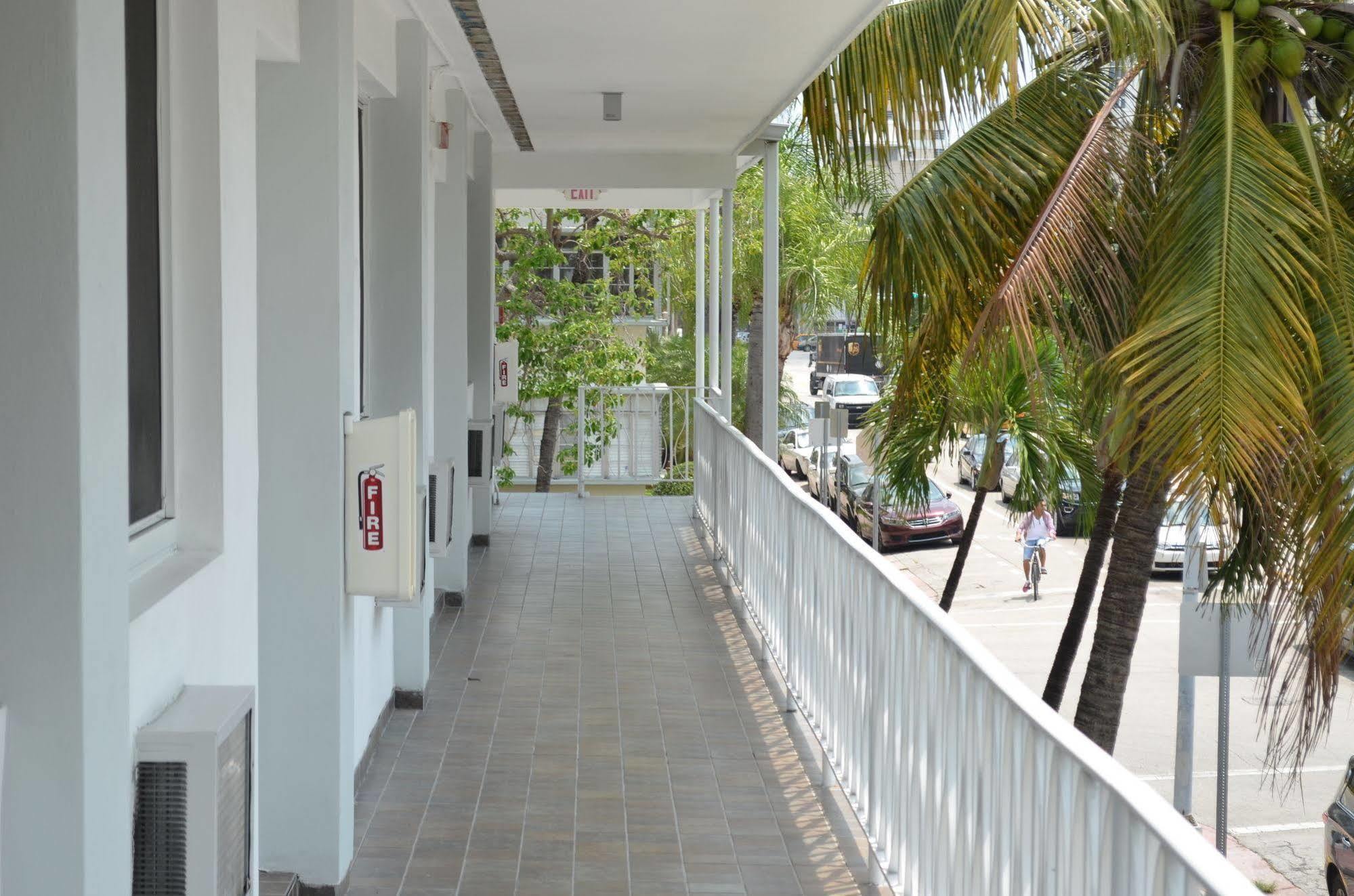 Miami Club Resort Miami Beach Exterior foto